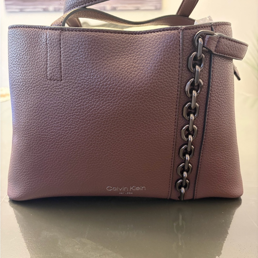 Calvin Klein Women's Shoulder Bag with Chain Accent